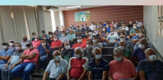 Itabirito: sorteio dos pontos de táxi é realizado pela Prefeitura Participantes da reunião em Itabirito. Foto - Prefeitura de Itabirito