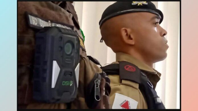 Serão cerca de 4 mil PMs que irão revezar o equipamento. Foto - VideoPress Produtora - Jornal O Tempo - Reprodução