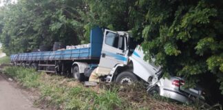 Acidente mata 4 na BR-116; veja fotos Acidente mata ocupantes do Polo. Foto - CBMMG