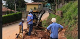 Saae instala a 1ª rede de esgoto do bairro Meu Sítio, em Itabirito Obra do Saae no Meu Sítio. Foto - Divulgação
