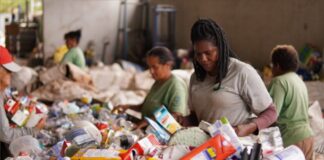 Associação de Catadores de Itabirito recebe apoio da Vale para fortalecer atuação A Ascito é uma das cinco associações apoiadas pelo Projeto Reciclo Agora nos municípios impactados pela elevação do nível de segurança das barragens. Foto - Divulgação - RC8 Negócios Inclusivos