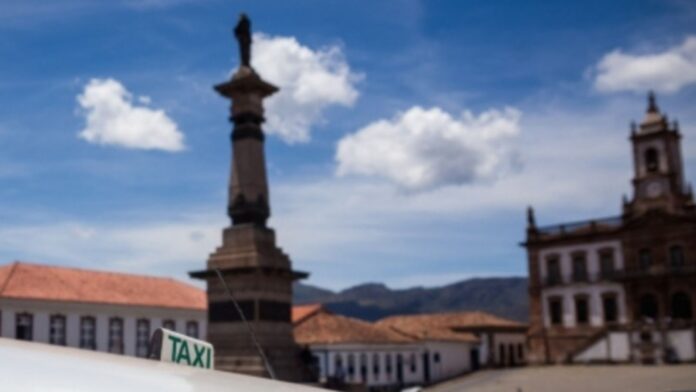 Ouro Preto: taxistas recebem R$ 4 mil de benefício Federal