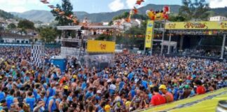 UFOP não libera praça para realização do carnaval da Liga dos Blocos de Ouro Preto Praça da UFOP costumava abrigar o evento - Foto: UFOP