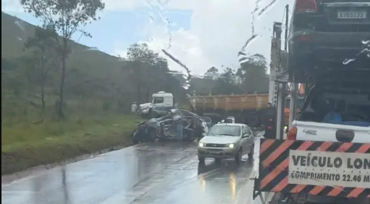 Acidente na BR-040, em Itabirito. Foto - redes sociais