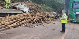 Itabirito: após acidente com morte entre carretas e caminhonete, trânsito está liberado na BR-040 Imagem do acidente que envolveu três veículos, sendo duas carretas. Foto enviada ao Radar Geral