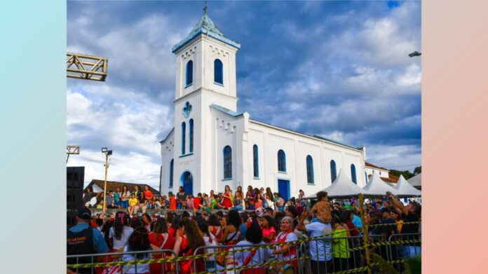 Área central de São Gonçalo ficou tomada pelo público. Foto - Prefeitura de Itabirito