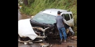 BR-356, Nova Lima: carro da Prefeitura de Itabirito tem perda total após bater em carreta Carro da Prefeitura de Itabirito ficou com a frente destruída. Foto - Reprodução