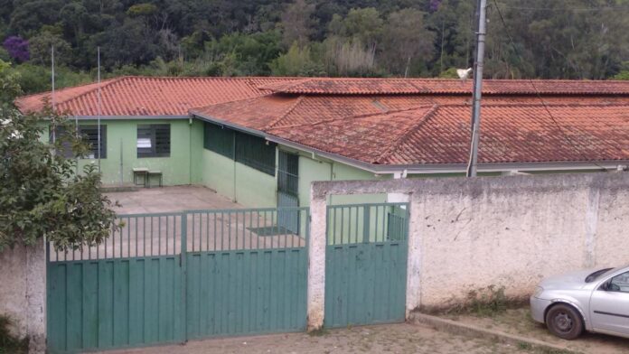 Ouro Preto: mãe de aluno com quadro de autismo denuncia falta de monitor para filho em escola municipal