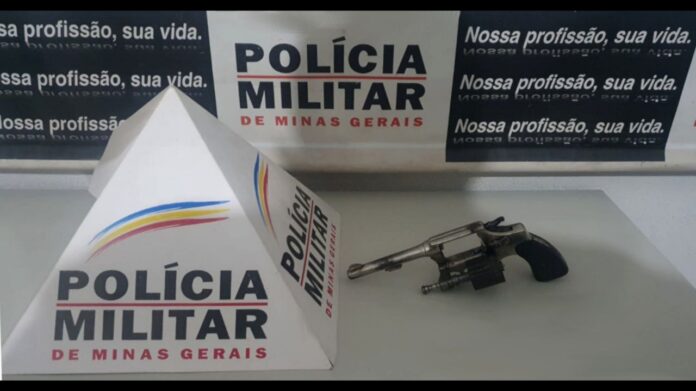 Cartuxa, Mariana: Homem com passagens pela polícia é preso por posse ilegal de arma de fogo