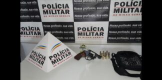 Mariana: jovem estaciona em local proibido, PM o aborda e encontra arma com 5 balas Mariana: jovem de 19 anos estaciona em local proibido, PM o aborda e encontra arma com 5 balas