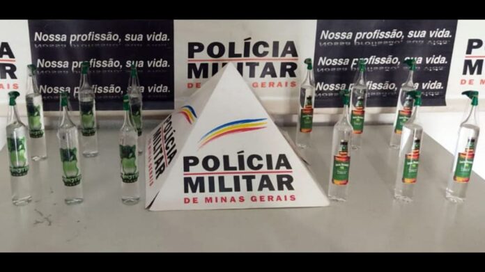 Mariana: PM apreende 12 fracos de lança-perfume que seriam entregues a traficante já preso