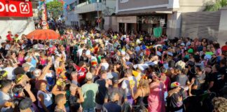 5º dia de Carnaval em Itabirito: Bandalheira arrasta megamultidão Carnaval de Itabirito na tarde de domingo: Bandalheira arrasta megamultidão