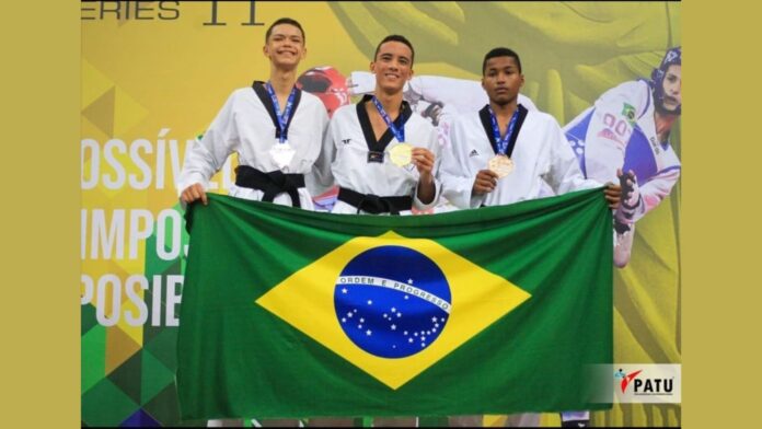 Adriano Santos, de Itabirito, é bicampeão de importante campeonato de taekwondo no RJ