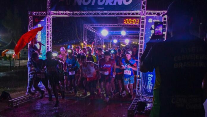 Momento da Largada do Desafio Noturno em Itabirito. Foto - divulgação.