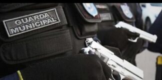 Itabirito: sujeito com revólver ameaça GM no Meu Sítio e ordena que a guarnição se retire do bairro Itabirito: sujeito com revólver ameaça GM no Meu Sítio e ordena que a guarnição se retire do bairro