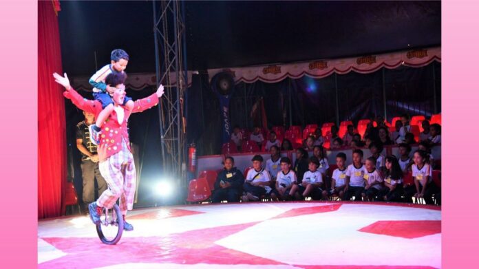 Espetáculo grátis em Itabirito: Le Petit Cirque abre as portas para escolas rurais e PcDs