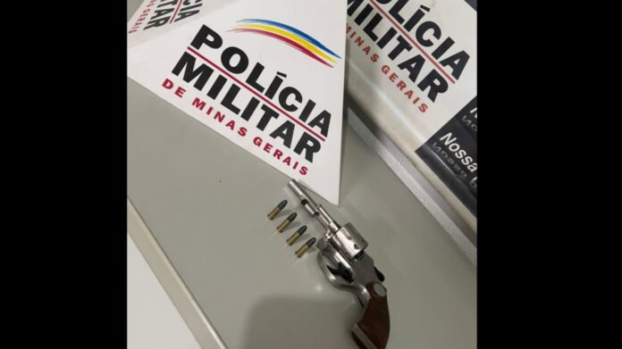 Ouro Preto: homem armado foge da PM, mas revólver carregado é apreendido