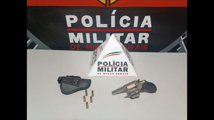 Homem é preso por porte ilegal de arma de fogo no bairro Cardoso, em Itabirito