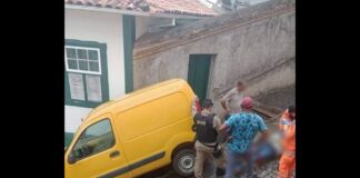 Ouro Preto: carro derrapa na Rua da Escadinha e atropela pedestre