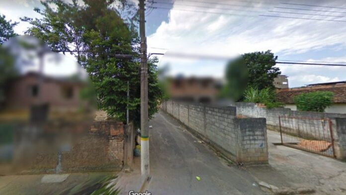 Entrada de local conhecido como Favelinha do bairro Praia - Foto: Google