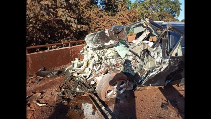 Idosa, que conduzia carro, morre em acidente na MG-255; veja fotos