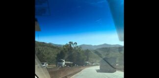 Itabirito: acidente deixa carreta em “L” e complica trânsito na BR-040 Itabirito: acidente deixa carreta em “L” e complica trânsito na BR-040