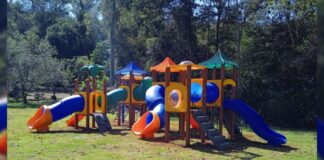 Prefeitura de Itabirito instala 15 novos parquinhos Prefeitura de Itabirito instala 15 novos parquinhos