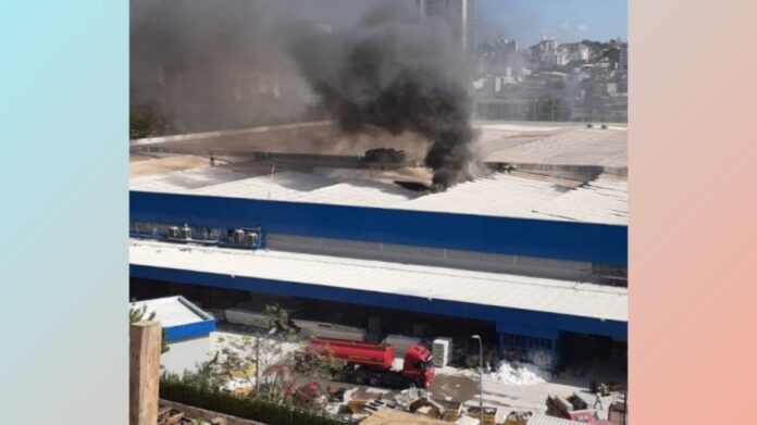 Ao lado do Minas Shopping, BH: espaço onde funcionará o supermercado Assaí pega fogo 