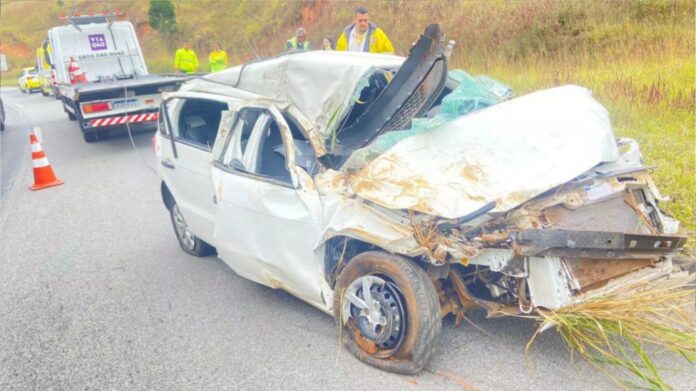 BR-040: carro capota e mata homem que estava no banco do passageiro 