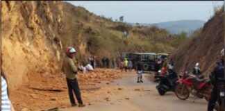 Saída para BR-040, Serra da Moeda: vítima morre e outra tem perna amputada em acidente Saída para BR-040, Serra da Moeda: vítima morre e outra tem perna amputada em acidente