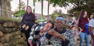 Itabirito se despede do professor Vandico Dona Maria Nazaré e Vandico na Marcha pra Jesus, em Itabirito - Foto: Radar Geral