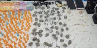 Itabirito: PM apreende 155 pinos de cocaína no Padre Adelmo Itabirito: PM apreende 155 pinos de cocaína no Padre Adelmo (PA)