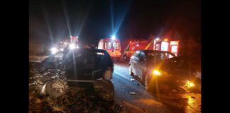 MGC-491: apesar da pancada violenta entre 2 carros, vítimas têm lesões leves MGC-491: apesar da pancada violenta entre 2 carros, vítimas têm lesões leves