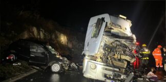 BR-381: acidente entre caminhões e carro mata um motorista e deixa feridos; veja fotos BR-381: acidente entre caminhões e carro mata um motorista e deixa feridos; veja fotos