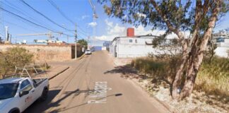 Carreta de minério vazia tem perda total ao pegar fogo no Jardim Canadá, em Nova Lima Carreta pega fogo no Jardim Canadá, Nova Lima