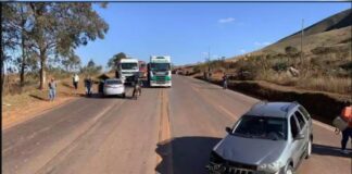 BR-040: 2 carros se envolvem em acidente nos limites de Brumadinho, Nova Lima e Itabirito BR-040: 2 carros se envolvem em acidente nos limites de Brumadinho, Nova Lima e Itabirito