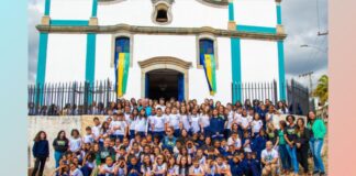 Paróquia da Boa Viagem: alunos de Itabirito fazem cartas para serem lidas daqui a 50 anos Paróquia de Boa Viagem: alunos de Itabirito fazem carta que serão lidas daqui a 50 anos