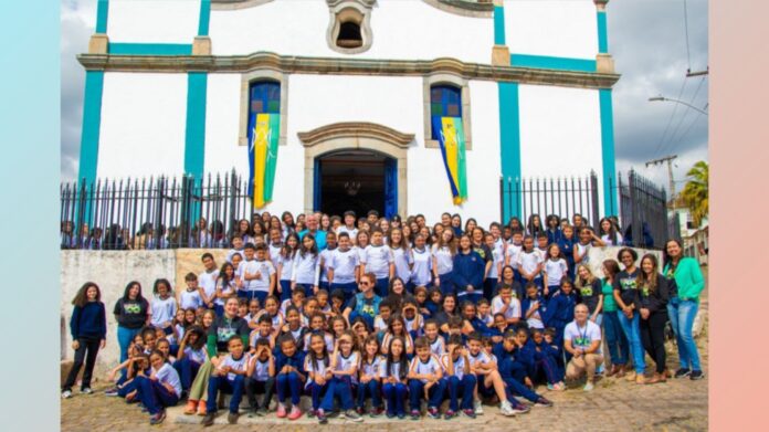 Paróquia de Boa Viagem: alunos de Itabirito fazem carta que serão lidas daqui a 50 anos