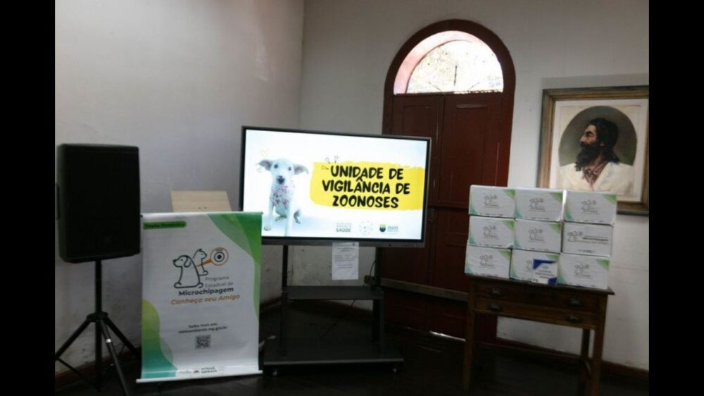 Ouro Preto recebe do Estado 1.391 microchips para identificação de cães e gatos