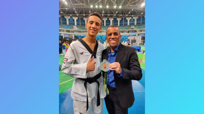 Taekwondo: Adriano Santos, de Itabirito, é medalha de prata no concorrido President's Cup, no RJ