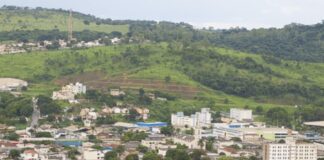 MG: criança de 4 anos morre afogada em piscina MG: criança de 4 anos morre afogada em piscina