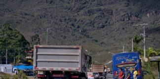 Projeto de mais de R$ 300 milhões visa deixar as BRs 040 e 356 sem os veículos pesados das mineradoras Projeto de R$ 300 milhões visa deixar as BRs 040 e 356 livres dos veículos pesados das mineradoras