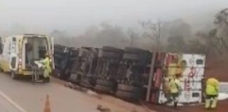 Itabirito, BR-040: pista é liberada após carreta com bananas tombar perto da Coca-Cola Itabirito, BR-040: pista é liberada após carreta com bananas tombar perto da Coca-Cola