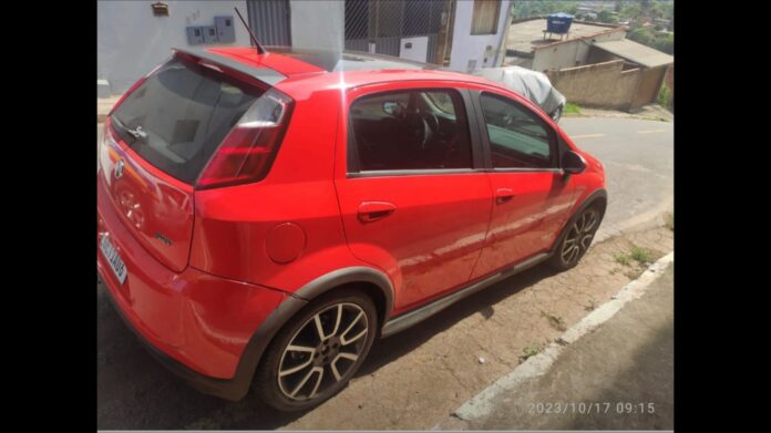 Carro roubado em Betim é recuperado pela PM em Itabirito