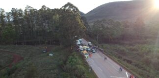 Nova Lima, BR-040: no retorno da escola, mãe e 2 filhas se envolvem em acidente perto do Alphaville Nova Lima BR-040: mãe e 2 filhas se envolvem em acidente perto do Alphaville