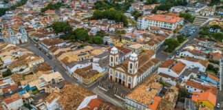 São João del-Rei: cidade investiga se bactéria matou 3 crianças em menos de 1 mês; aulas estão suspensas Bactéria pode ter matado 3 crianças em São João del-Rei; aulas são suspensas na cidade