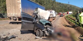 Itabirito, BR-040: uma pessoa morre em acidente entre carreta com minério e carro Itabirito, BR-040: uma pessoa morre em acidente entre carreta com minério e carro