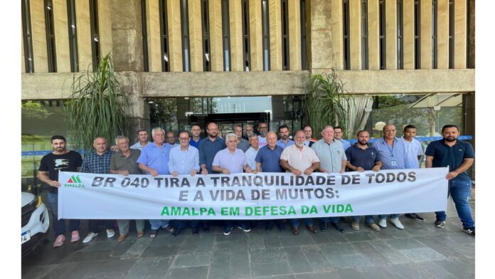 Em Itabirito: reunião de prefeitos tem proposta para desviar veículos pesados de mineradoras da BR-040 e da BR-356