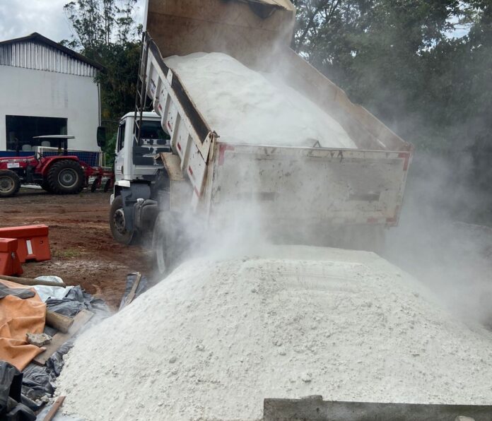 Itabirito: Prefeitura dará até 14 toneladas de calcário com frete grátis para cada agricultor familiar