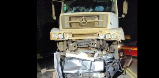 3 morrem em acidente na BR-040 envolvendo carretas e carro 3 morrem em acidente na BR-040 envolvendo carretas e carro